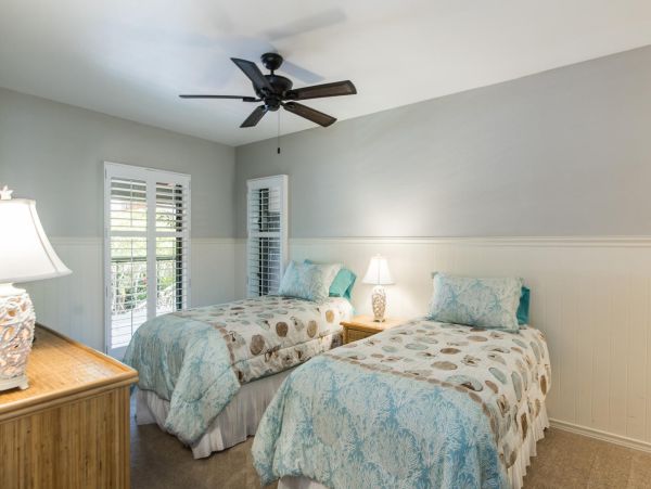 Luxurious Oceanfront Kauai Condo with Stunning Views and Prime Location
