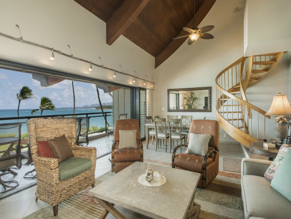 Luxurious Oceanfront Kauai Condo with Stunning Views and Prime Location