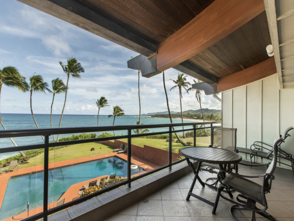 Luxurious Oceanfront Kauai Condo with Stunning Views and Prime Location
