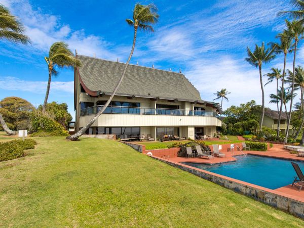 Luxurious Oceanfront Kauai Condo with Stunning Views and Prime Location