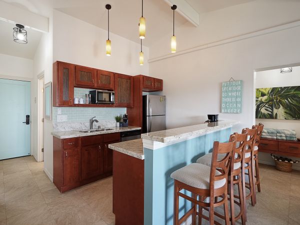 Three Bedroom Top-Floor Ocean View Suite in Kapaa