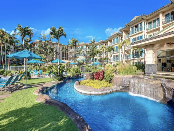Walk Out Luxury Vacation Residence Beachfront