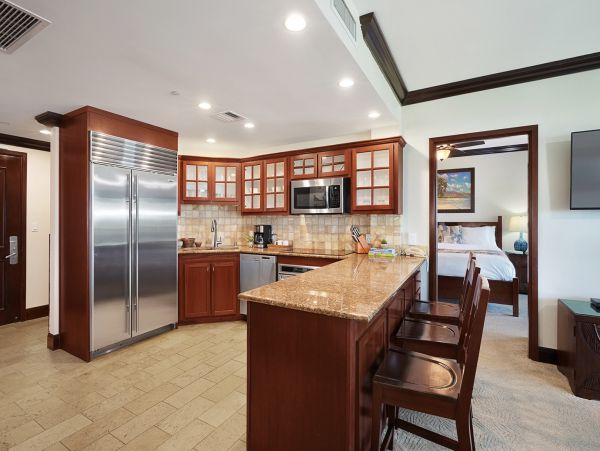 Beachfront Two Bedroom Vacation Condo in Kapa'a
