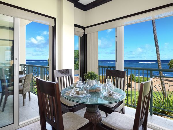 Beachfront Two Bedroom Vacation Condo in Kapa'a