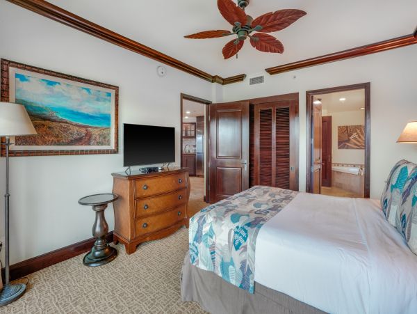 Kapa'a Two Bedroom Luxurious Oceanfront Retreat