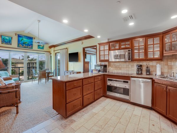 Kapa'a Two Bedroom Luxurious Oceanfront Retreat