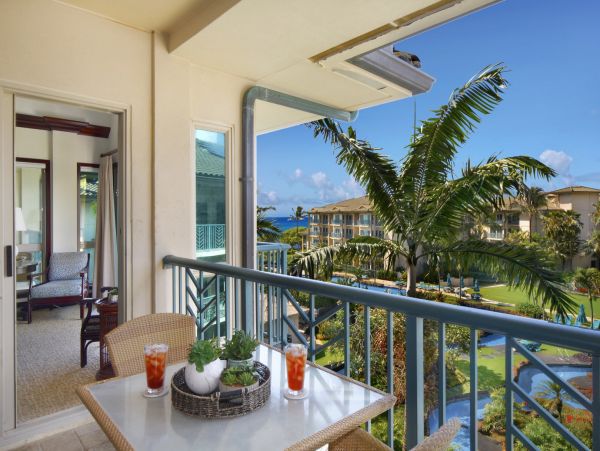 Kapa'a Two Bedroom Luxurious Oceanfront Retreat