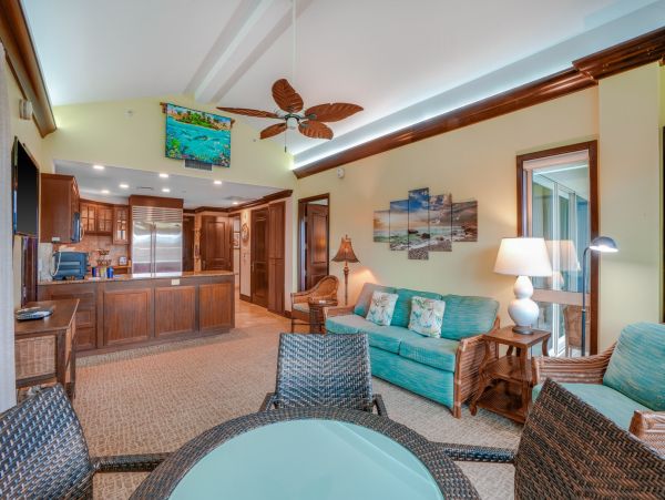 Kapa'a Two Bedroom Luxurious Oceanfront Retreat