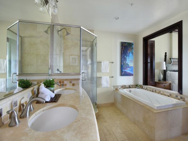Luxurious Suite on Kauai's East Shore with Resort Amenities