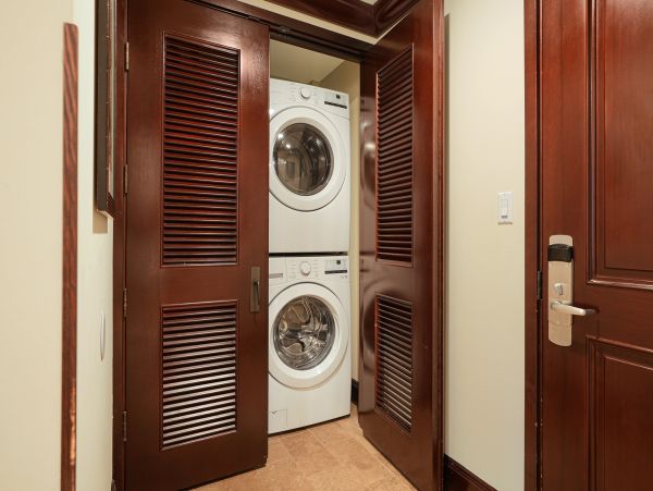 Koloa Luxury Living with Resort Amenities