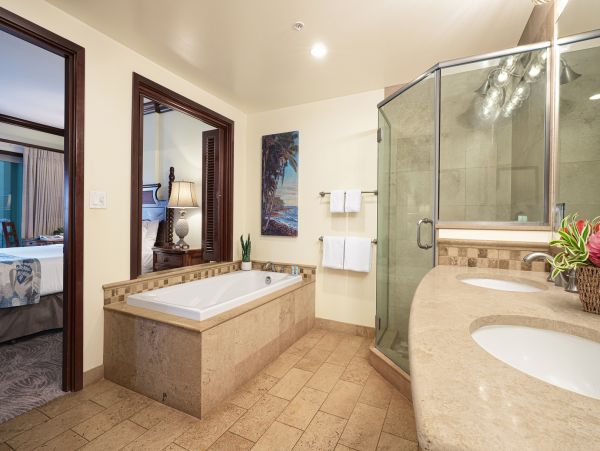 Koloa Luxury Living with Resort Amenities