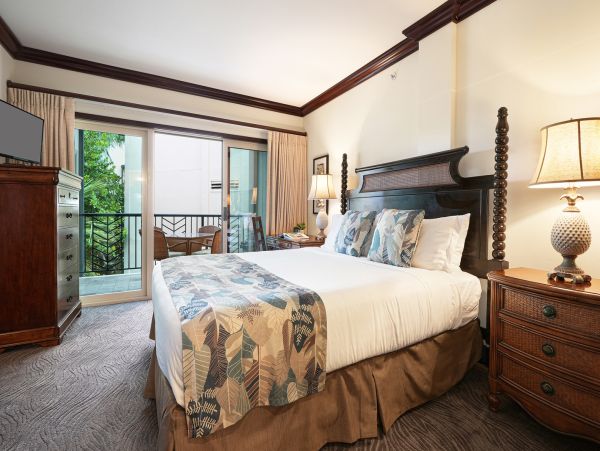 Koloa Luxury Living with Resort Amenities