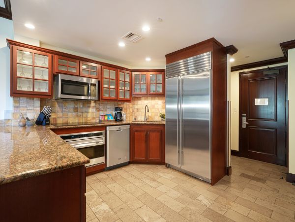 Koloa Luxury Living with Resort Amenities