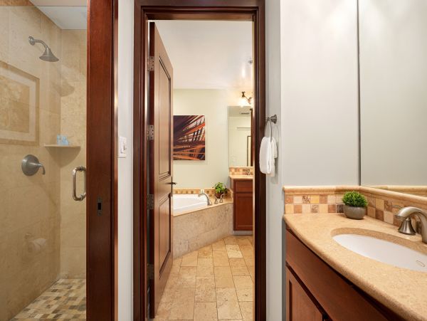 Koloa Luxury Living with Resort Amenities