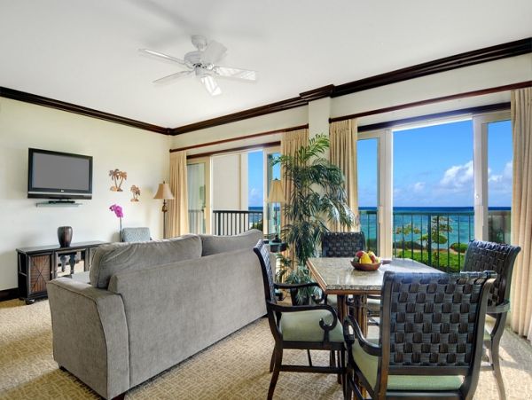 Kapaa Exquisite Three Bedroom Corner Suite