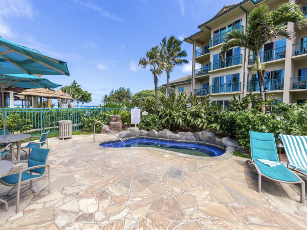 Luxury Kauai Vacation Rental - East Shore Resort Suite with Pool & Beach Access