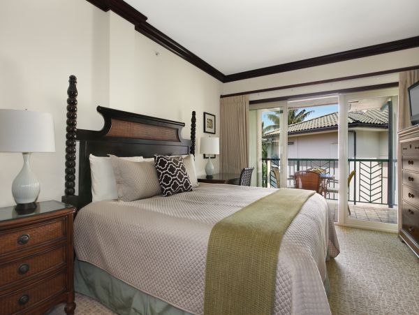 Kapaa Two Bedrooms Beachfront Condo