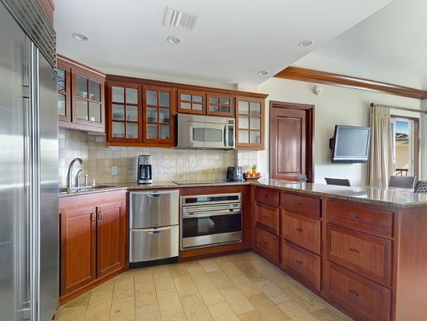 Kapaa Two Bedrooms Beachfront Condo