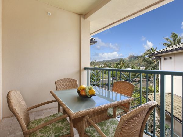 Kapaa Two Bedrooms Beachfront Condo