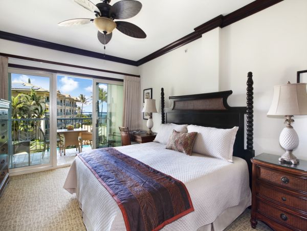 Oceanfront Luxury Corner Suite with Stunning Views in Kauai