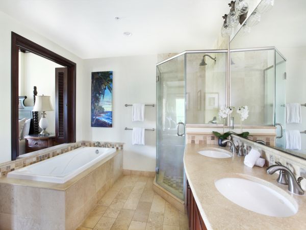 Oceanfront Luxury Corner Suite with Stunning Views in Kauai