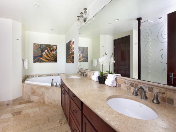 Oceanfront Luxury Corner Suite with Stunning Views in Kauai
