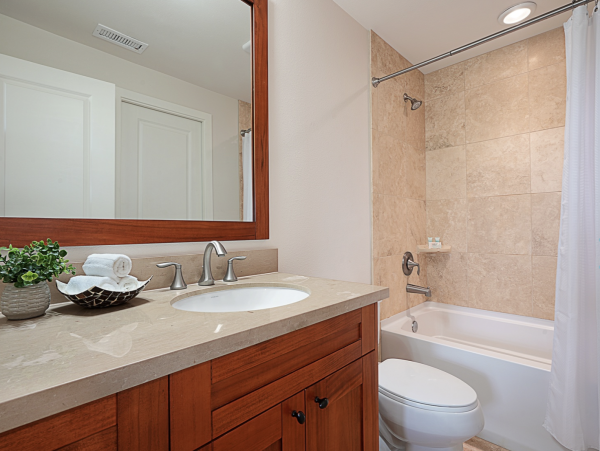 World Class Setting luxury Vacation Town House Poipu Kauai