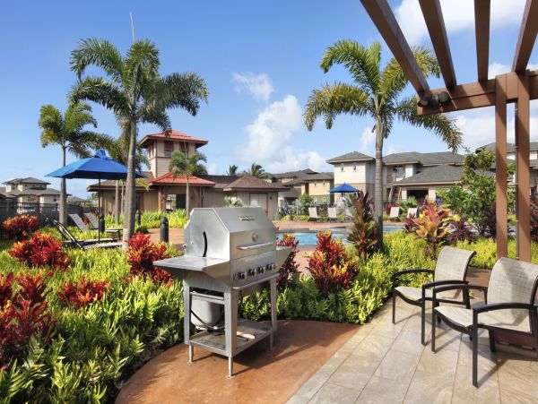 Kauai Luxury Plantation Style Less than Mile to Beach