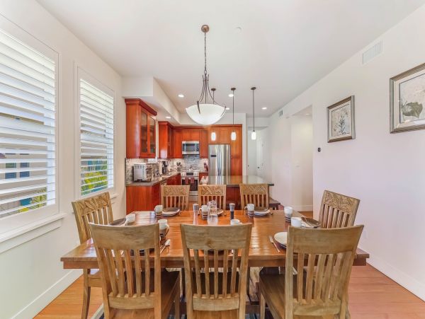 Kauai Luxury Plantation Style Less than Mile to Beach