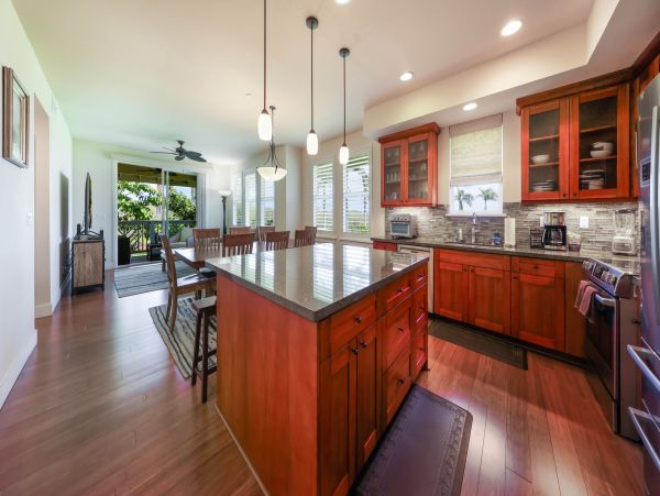Kauai Luxury Plantation Style Less than Mile to Beach