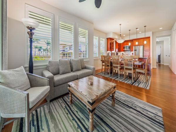 Kauai Luxury Plantation Style Less than Mile to Beach