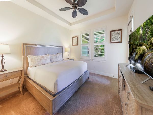 Kauai Luxury Plantation Style Less than Mile to Beach