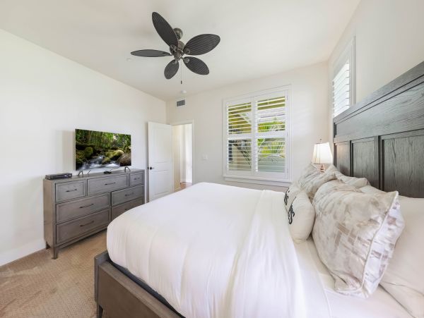 Kauai Luxury Plantation Style Less than Mile to Beach