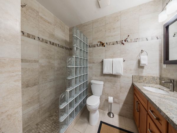 Kauai Vacation Rentals - Oceanfront Kauai Condo in Lihue