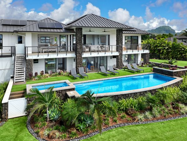 Luxury Five Bedroom Home with Pool & Great Location