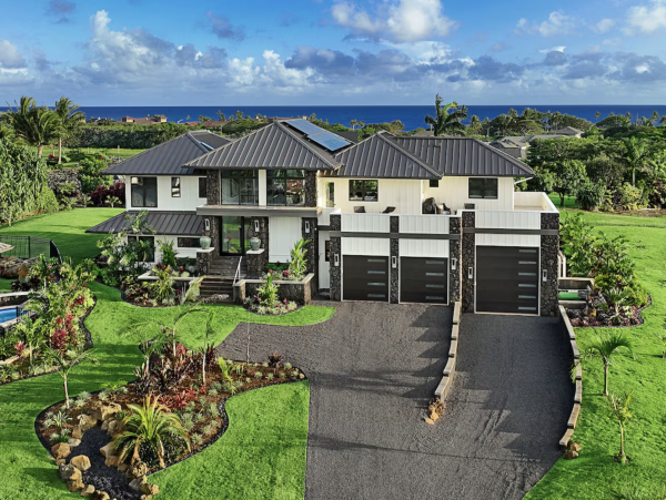 Luxury Five Bedroom Home with Pool & Great Location