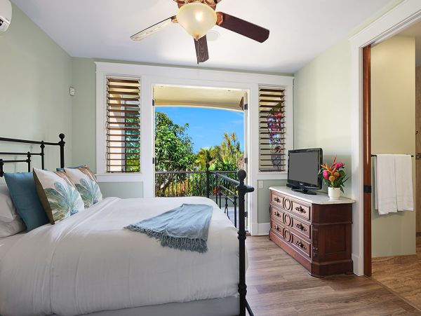 Hilltop Retreat with Breathtaking Views and Sunset Vistas in Poipu Walk to Beach