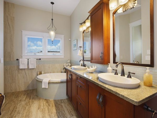 Hilltop Retreat with Breathtaking Views and Sunset Vistas in Poipu Walk to Beach