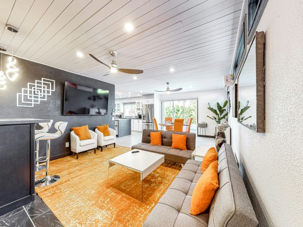 Palm Springs Home 1061430