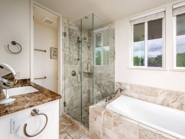 Spacious Kauai Beachfront 4 Bedroom Vacation Rental Ocean Views