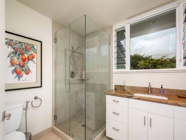 Spacious Kauai Beachfront 4 Bedroom Vacation Rental Ocean Views