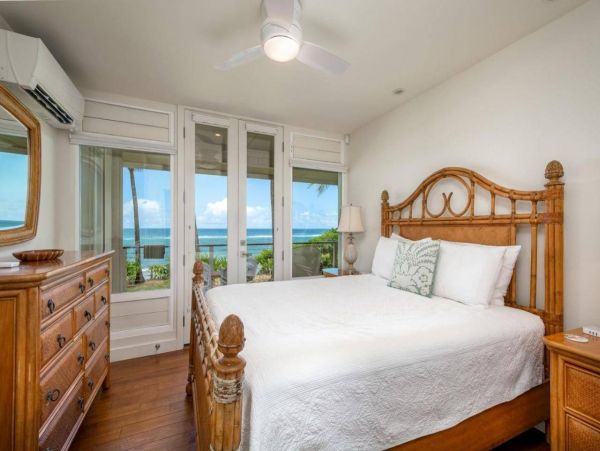 Spacious Kauai Beachfront 4 Bedroom Vacation Rental Ocean Views