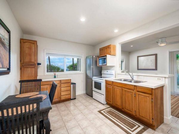 Spacious Kauai Beachfront 4 Bedroom Vacation Rental Ocean Views