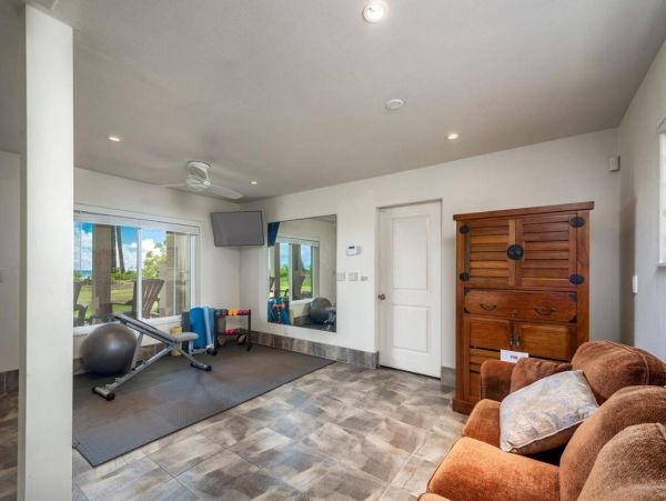 Spacious Kauai Beachfront 4 Bedroom Vacation Rental Ocean Views