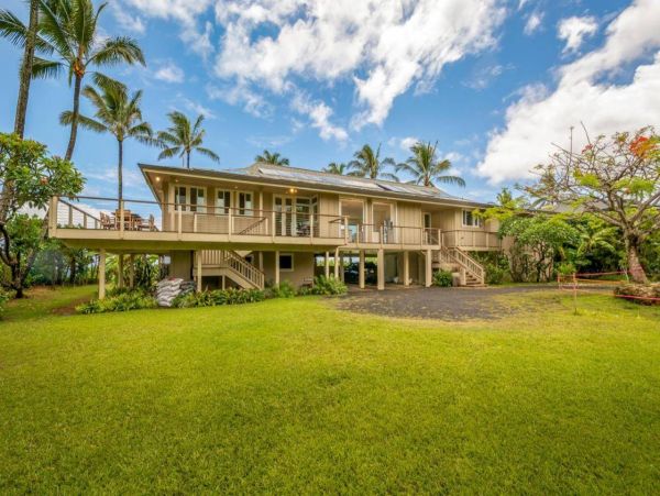 Spacious Kauai Beachfront 4 Bedroom Vacation Rental Ocean Views