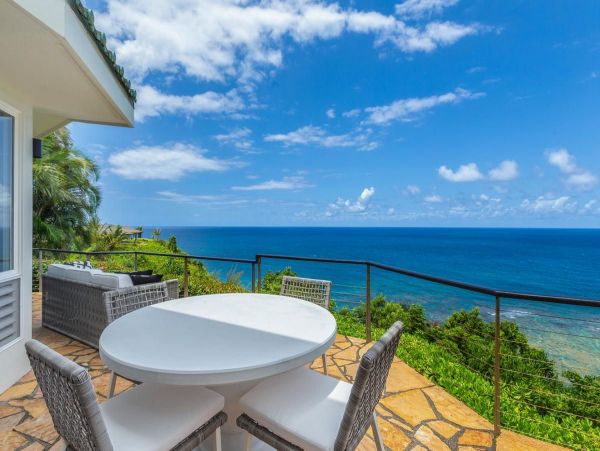 Luxury Vacation Rental with 4 Bedrooms in Princeville