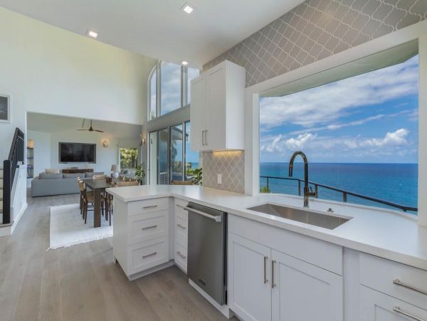 Luxury Vacation Rental with 4 Bedrooms in Princeville