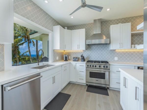Luxury Vacation Rental with 4 Bedrooms in Princeville