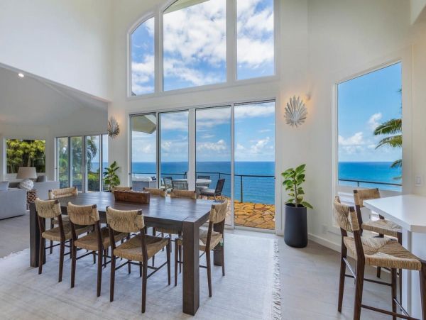 Luxury Vacation Rental with 4 Bedrooms in Princeville
