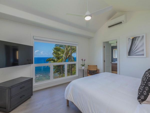 Luxury Vacation Rental with 4 Bedrooms in Princeville